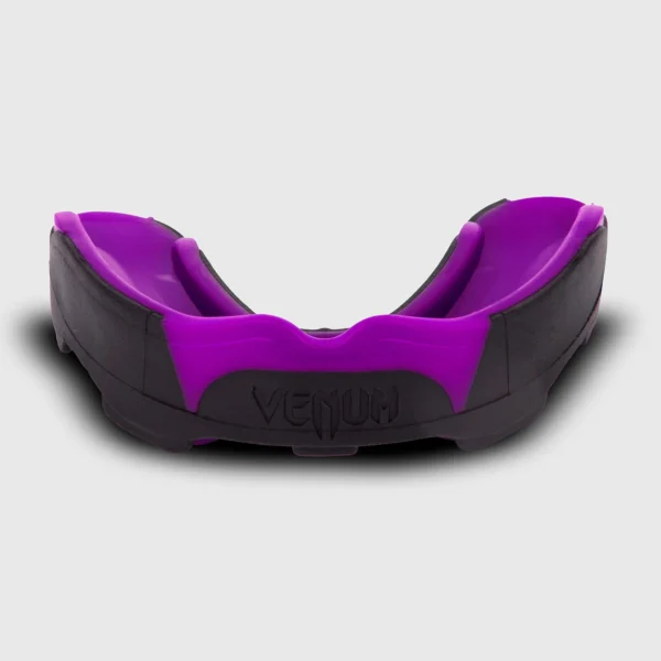 VENUM Predator Kape Melna/Violeta