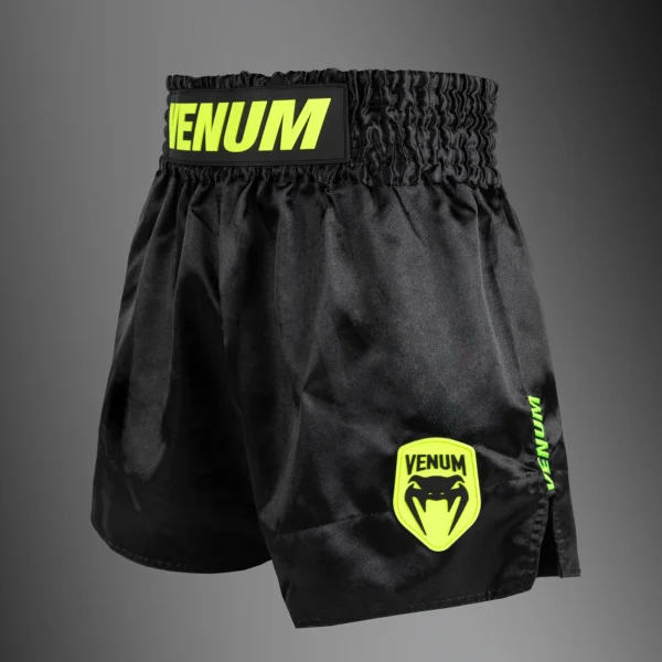 Venum Classic Evo Muay Thai Šorti - Black/ Neon Yellow