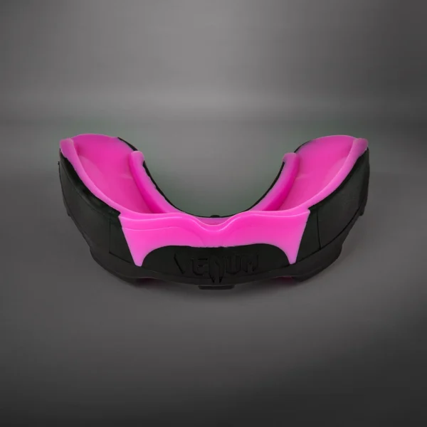VENUM Predator Kape Melna/Rozā